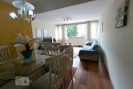 Sala de apartamento à venda com 3 quartos, 131m² em Moema, São Paulo
