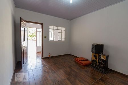 Sala de casa para alugar com 4 quartos, 100m² em Umuarama, Osasco