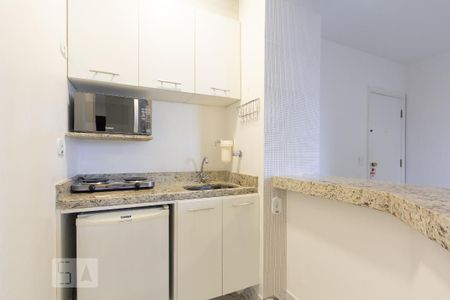 Cozinha de kitnet/studio para alugar com 1 quarto, 42m² em Jardim Paulistano, São Paulo