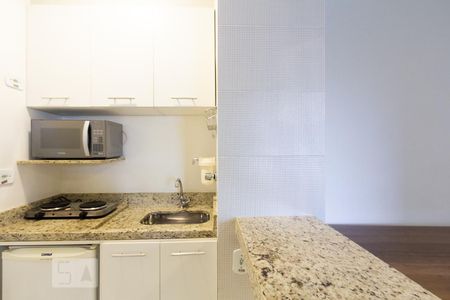 Cozinha de kitnet/studio para alugar com 1 quarto, 42m² em Jardim Paulistano, São Paulo