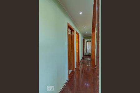 Corredor de apartamento para alugar com 3 quartos, 108m² em Jardim do Trevo, Campinas