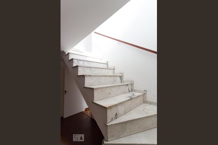 Escadas de casa à venda com 3 quartos, 300m² em Vila Parque Jabaquara, São Paulo