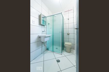 Banheiro de kitnet/studio para alugar com 1 quarto, 33m² em Vila Buarque, São Paulo