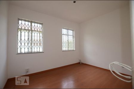 Quarto 1 de casa para alugar com 2 quartos, 90m² em Vila Kosmos, Rio de Janeiro