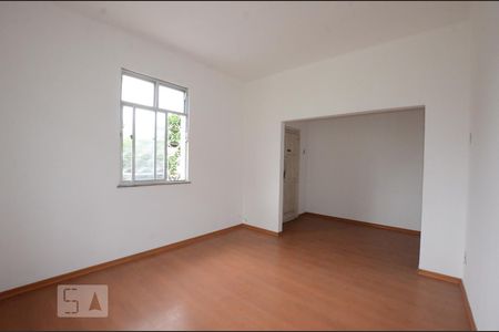 Sala de casa para alugar com 2 quartos, 90m² em Vila Kosmos, Rio de Janeiro