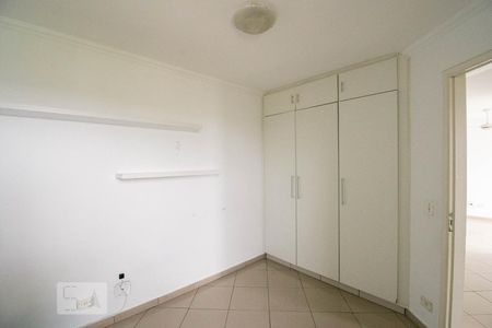 Quarto 1 de apartamento para alugar com 2 quartos, 60m² em Interlagos, São Paulo