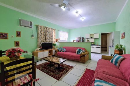 Casa à venda com 70m², 1 quarto e 1 vagaSala