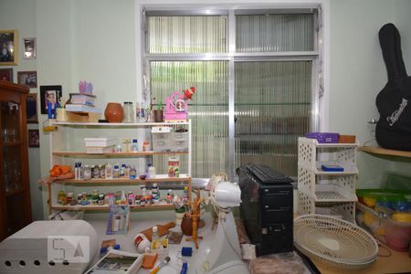 Quarto do 1º Andar de casa para alugar com 3 quartos, 200m² em Quintino Bocaiuva, Rio de Janeiro