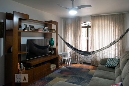 SALA de casa para alugar com 3 quartos, 200m² em City América, São Paulo