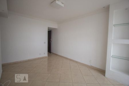 Sala de apartamento para alugar com 2 quartos, 65m² em Olaria, Rio de Janeiro