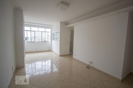 Sala de apartamento para alugar com 2 quartos, 65m² em Olaria, Rio de Janeiro