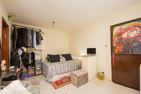 Sala / Quarto de kitnet/studio à venda com 1 quarto, 30m² em Bom Fim, Porto Alegre