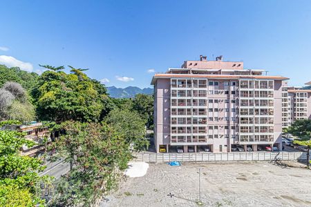Vista  de apartamento à venda com 2 quartos, 59m² em Taquara, Rio de Janeiro