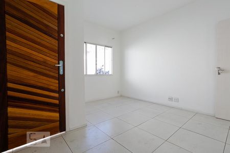 Sala de casa para alugar com 2 quartos, 55m² em Chácara Inglesa, São Paulo