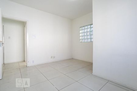 Sala de casa para alugar com 2 quartos, 55m² em Chácara Inglesa, São Paulo