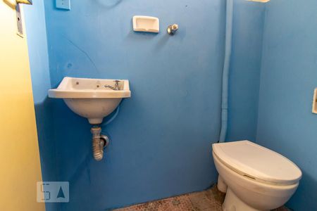 Banheiro de casa para alugar com 1 quarto, 26m² em Floresta, Belo Horizonte