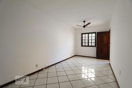 Sala de casa de condomínio à venda com 2 quartos, 88m² em Tanque, Rio de Janeiro