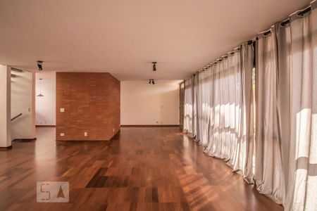 Sala de casa para alugar com 4 quartos, 650m² em Planalto Paulista, São Paulo