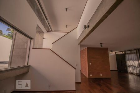 Sala de casa para alugar com 4 quartos, 650m² em Planalto Paulista, São Paulo