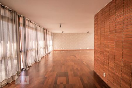 Sala de casa para alugar com 4 quartos, 650m² em Planalto Paulista, São Paulo