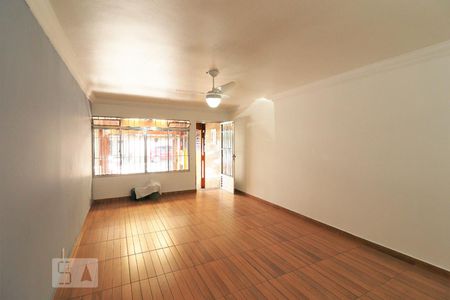 Sala de casa à venda com 4 quartos, 150m² em Vila Santo Estefano, São Paulo