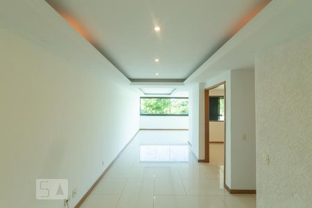 Sala de apartamento para alugar com 3 quartos, 100m² em Recreio dos Bandeirantes, Niterói