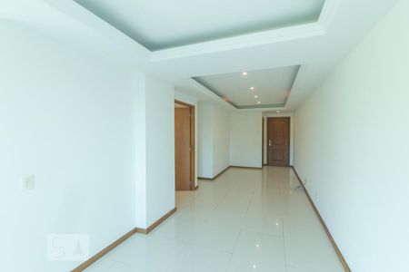 Sala de apartamento para alugar com 3 quartos, 100m² em Recreio dos Bandeirantes, Niterói