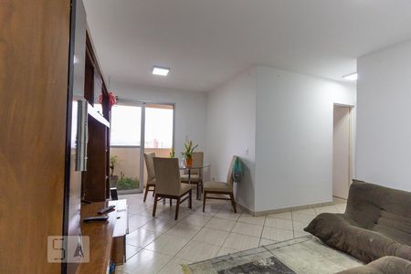 Sala de apartamento para alugar com 3 quartos, 63m² em Vila Cunha Bueno, São Paulo
