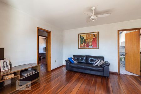Sala de casa para alugar com 3 quartos, 190m² em Jardim Itu Sabará, Porto Alegre