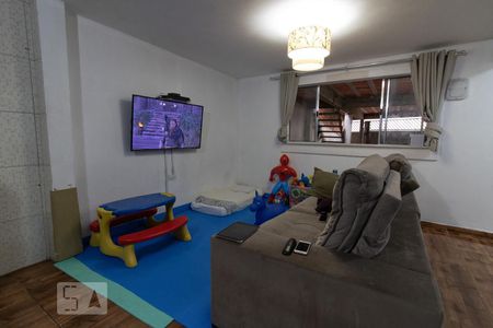 Sala 1 de casa à venda com 5 quartos, 260m² em Jardim Cocaia, Guarulhos