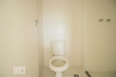 Banheiro de apartamento para alugar com 3 quartos, 56m² em Vila Paulista, São Paulo