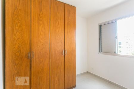 Quarto 1 de apartamento para alugar com 2 quartos, 46m² em Vila Gomes, São Paulo