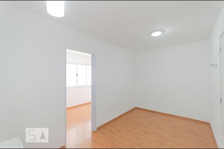 Sala/Cozinha de apartamento para alugar com 1 quarto, 24m² em Vila Campanela, São Paulo