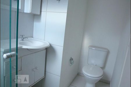 Banheiro de apartamento para alugar com 2 quartos, 52m² em Wanel Ville, Sorocaba