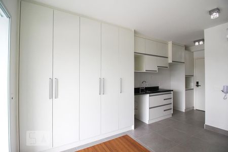 Sala e Quarto  de kitnet/studio para alugar com 1 quarto, 25m² em Indianópolis, São Paulo