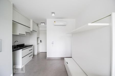 Sala e Quarto  de kitnet/studio para alugar com 1 quarto, 25m² em Indianópolis, São Paulo