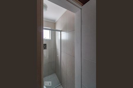 Banheiro de apartamento à venda com 1 quarto, 54m² em Jardim Figueira, Guarulhos