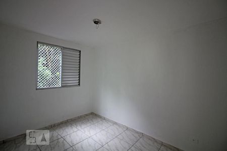 Quarto 2 de apartamento para alugar com 2 quartos, 57m² em Jardim Caiapia, Cotia