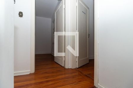 Corredor de casa para alugar com 3 quartos, 196m² em Água Branca, São Paulo