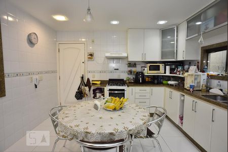 Cozinha de casa de condomínio para alugar com 3 quartos, 201m² em Anil, Rio de Janeiro