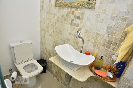 Lavabo de casa de condomínio para alugar com 3 quartos, 201m² em Anil, Rio de Janeiro