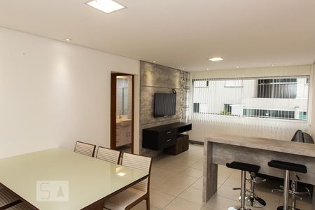 Sala de apartamento para alugar com 2 quartos, 68m² em Grajaú, Belo Horizonte