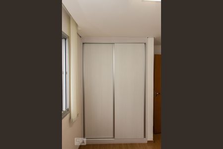 Quarto 1 de apartamento para alugar com 2 quartos, 68m² em Grajaú, Belo Horizonte