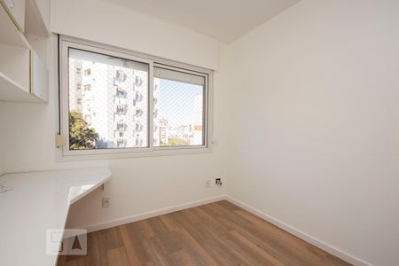 Quarto 1 de apartamento para alugar com 3 quartos, 144m² em Petrópolis, Porto Alegre