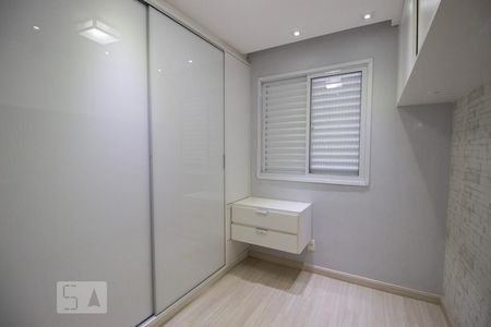 Quarto de apartamento à venda com 2 quartos, 54m² em Quitaúna, Osasco