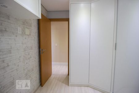 Quarto de apartamento à venda com 2 quartos, 54m² em Quitaúna, Osasco