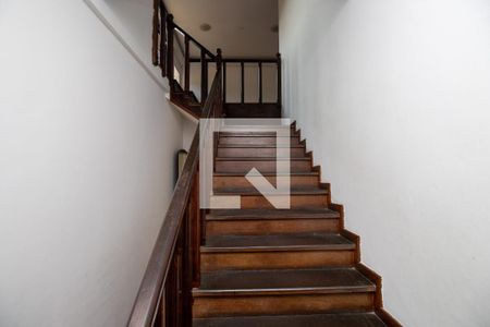 Escada de casa de condomínio para alugar com 3 quartos, 250m² em Freguesia (jacarepaguá), Rio de Janeiro