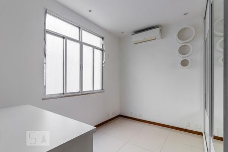 Quarto 1 de apartamento para alugar com 2 quartos, 70m² em Jardim Guanabara, Rio de Janeiro