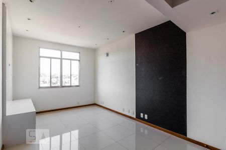 Sala de apartamento para alugar com 2 quartos, 70m² em Jardim Guanabara, Rio de Janeiro