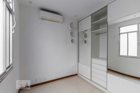 Quarto 1 de apartamento para alugar com 2 quartos, 70m² em Jardim Guanabara, Rio de Janeiro